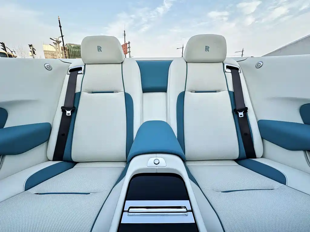 Rolls-Royce Dawn — миниатюра 16