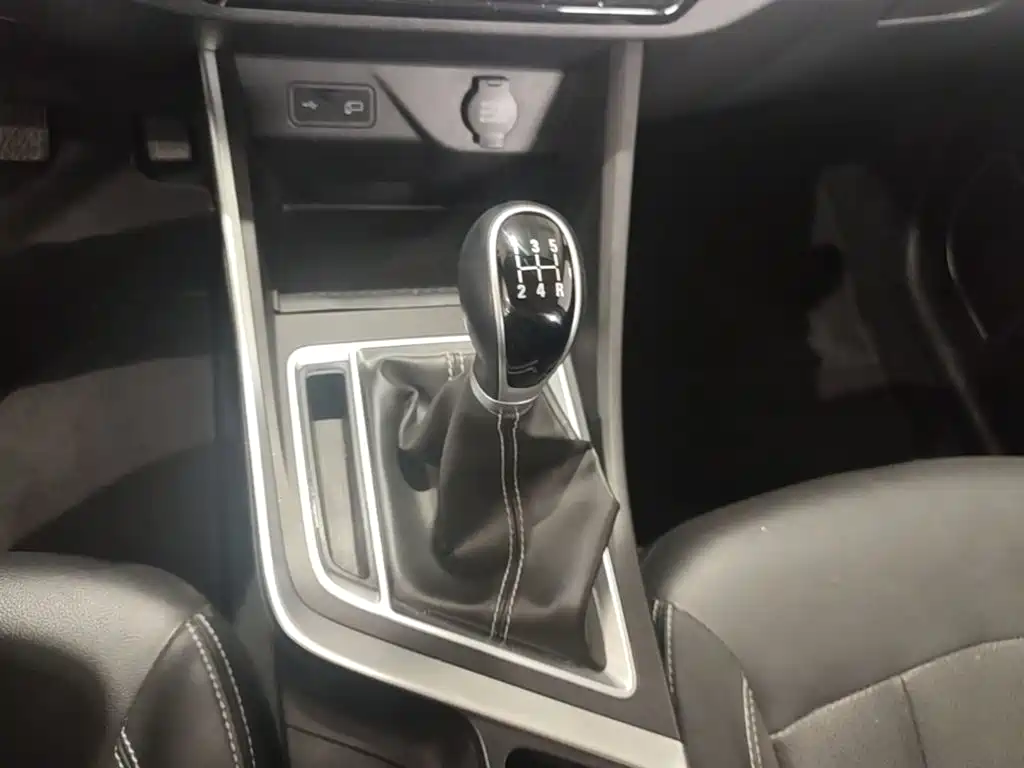 Geely Vision X3 — миниатюра 14