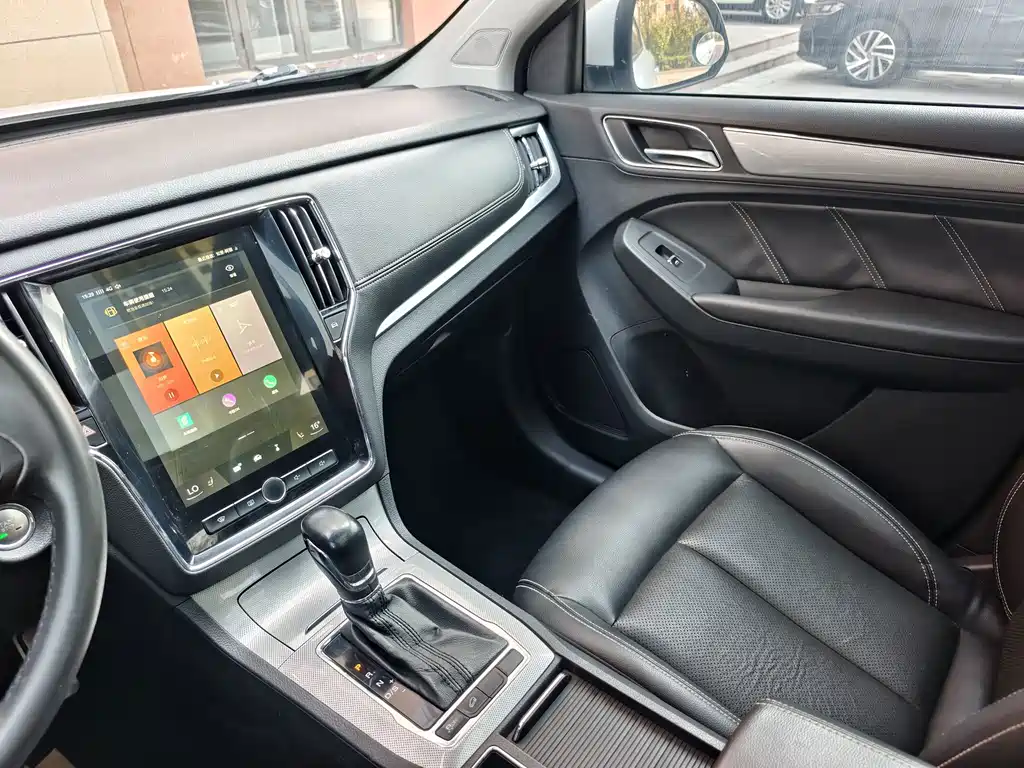 Roewe RX5 — миниатюра 12