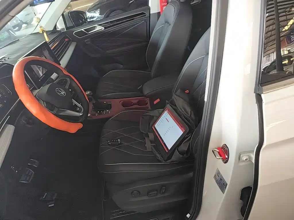 Volkswagen Tiguan L — миниатюра 15