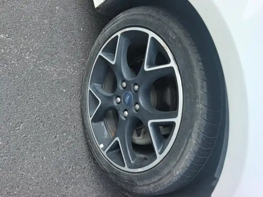 Ford Focus — миниатюра 6