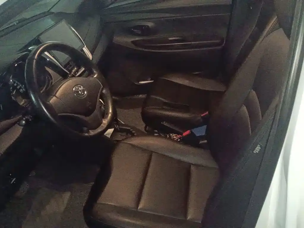 Toyota Yaris L — миниатюра 11