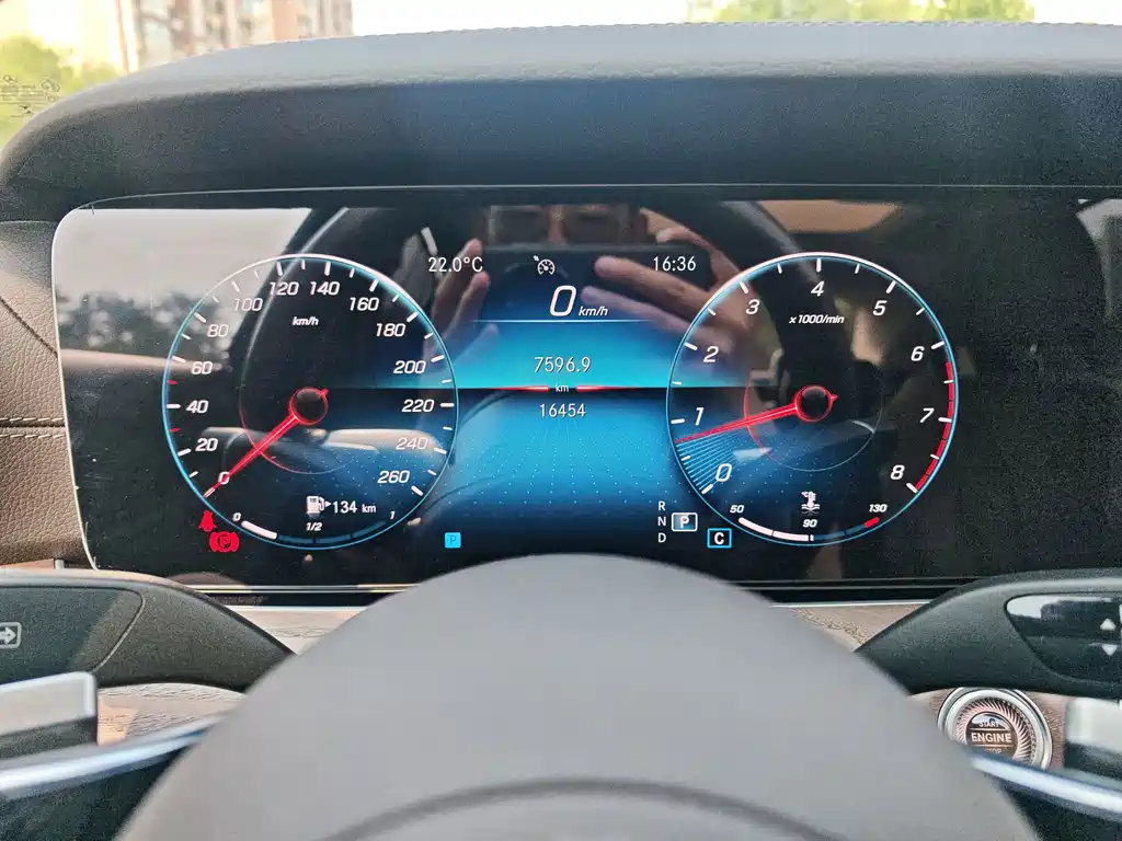 Mercedes-Benz E-Class — миниатюра 9