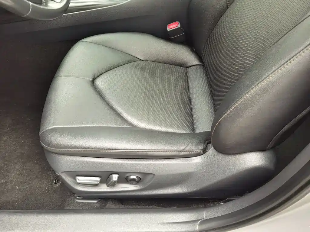 Toyota Camry — миниатюра 20