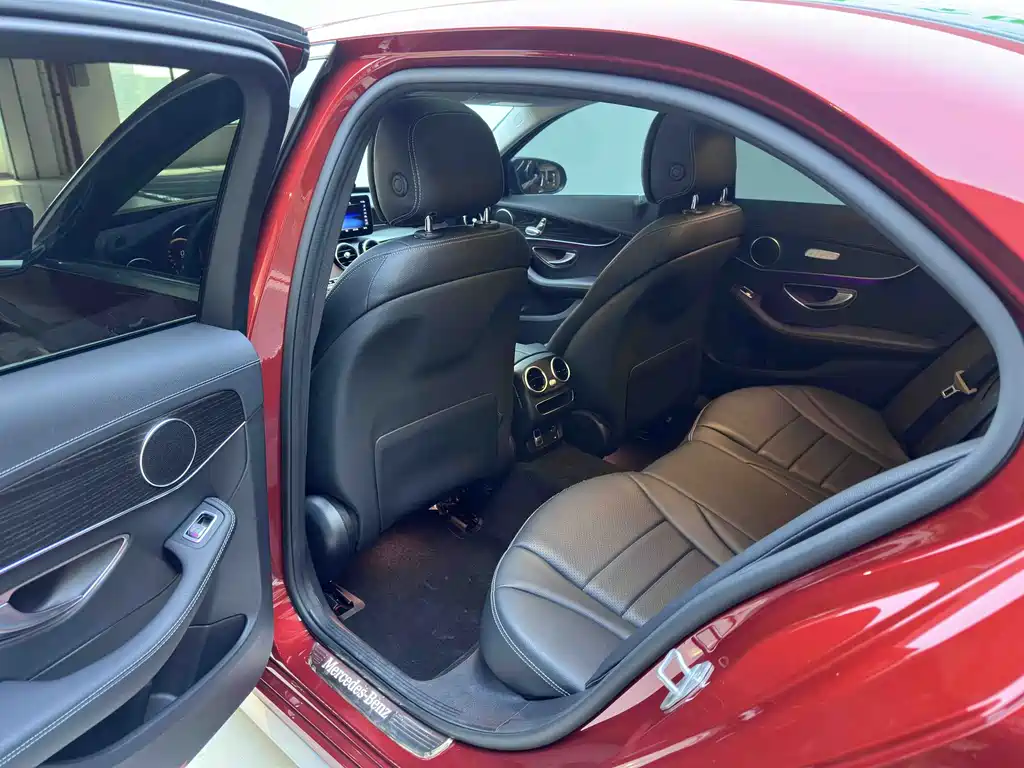 Mercedes-Benz C-Class — миниатюра 8