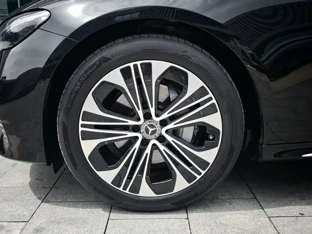 Mercedes-Benz E-Class — миниатюра 4
