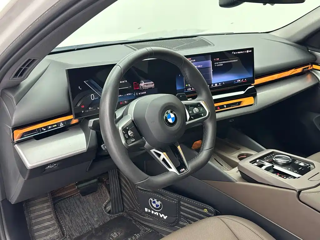 BMW 5 Series — миниатюра 10
