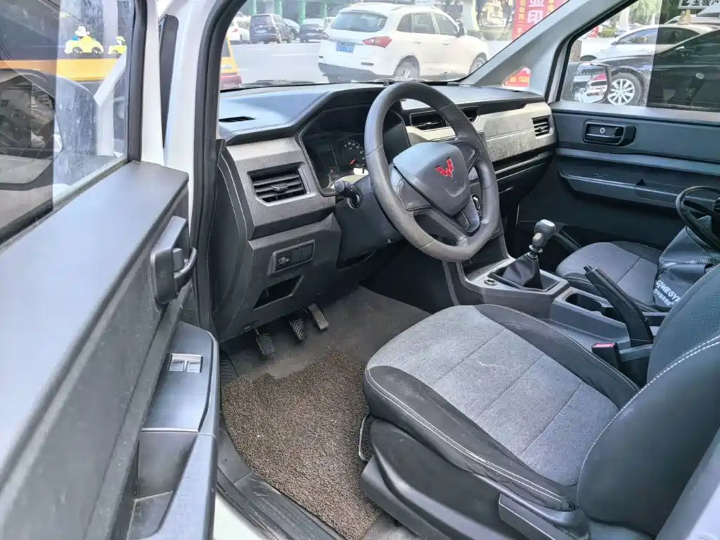 Wuling Hongguang PLUS — миниатюра 16