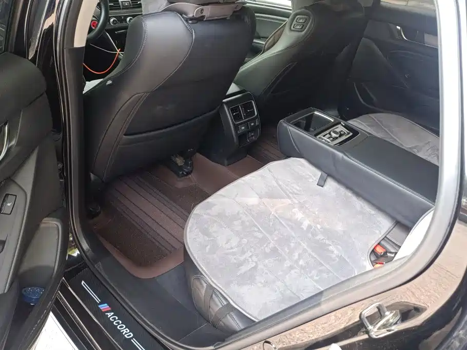 Honda Accord — миниатюра 11