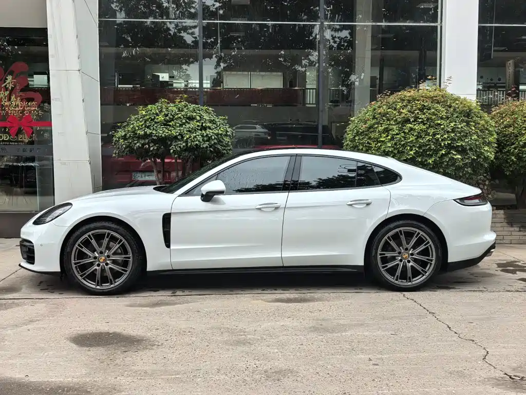 Porsche Panamera — миниатюра 3