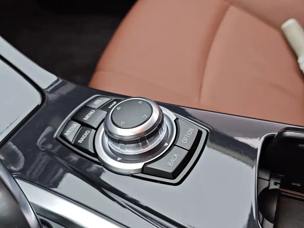 BMW 5 Series (Import) — миниатюра 11