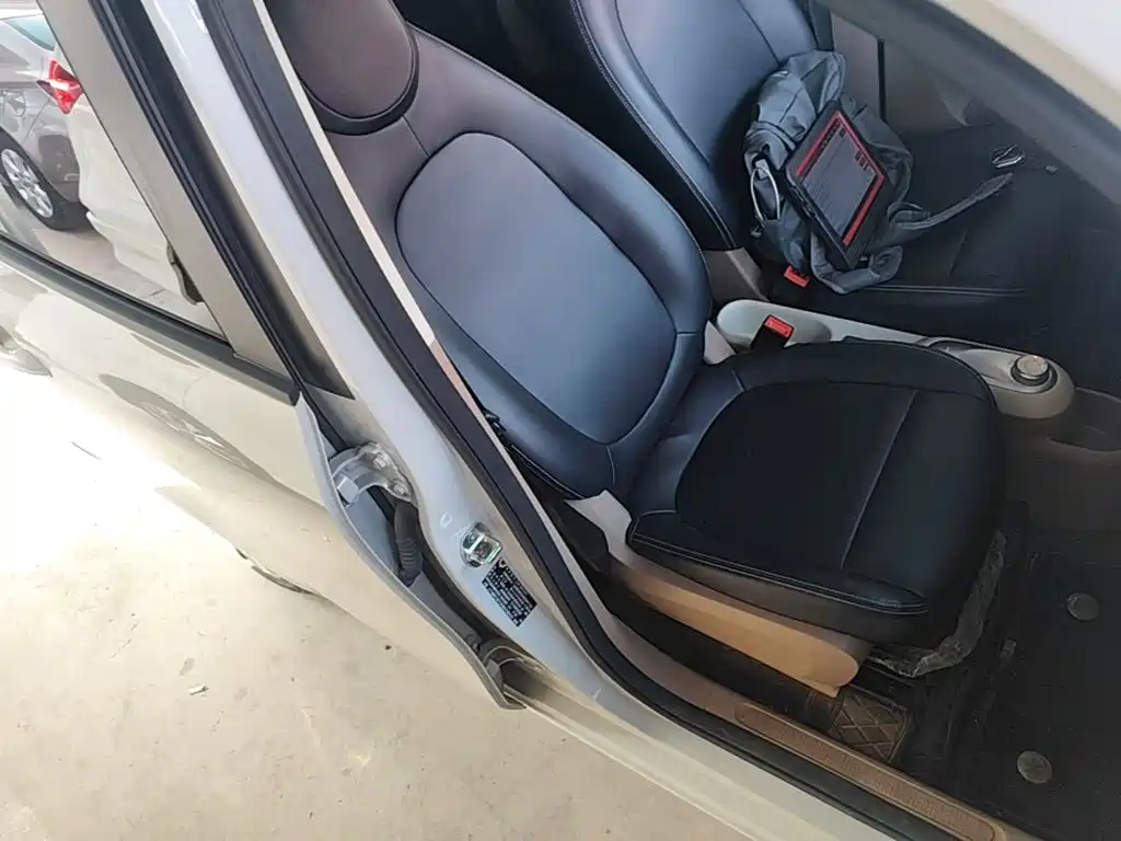 Wuling MINIEV — миниатюра 25