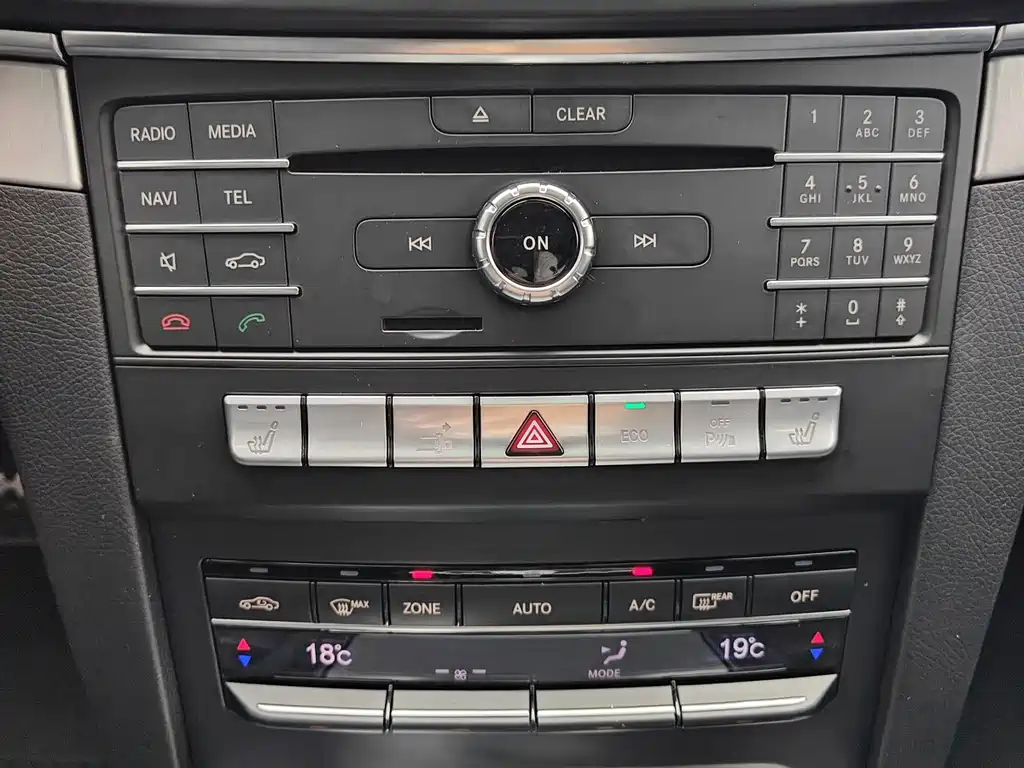 Mercedes-Benz E-Class (Import) — миниатюра 15