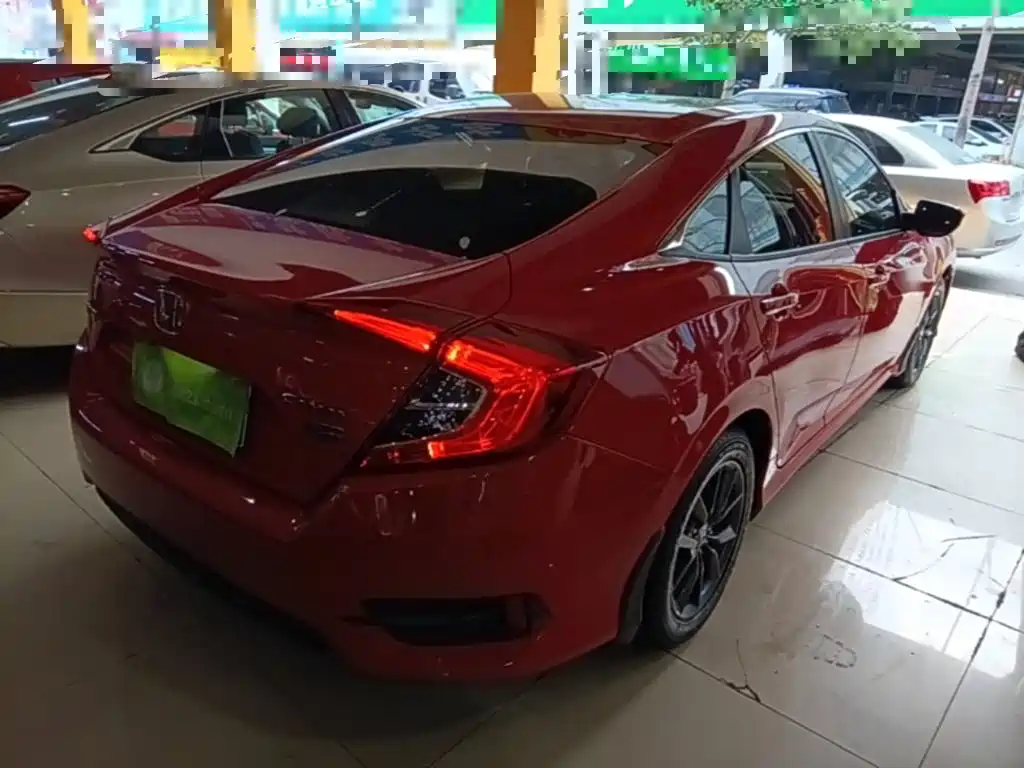 Honda Civic — миниатюра 7