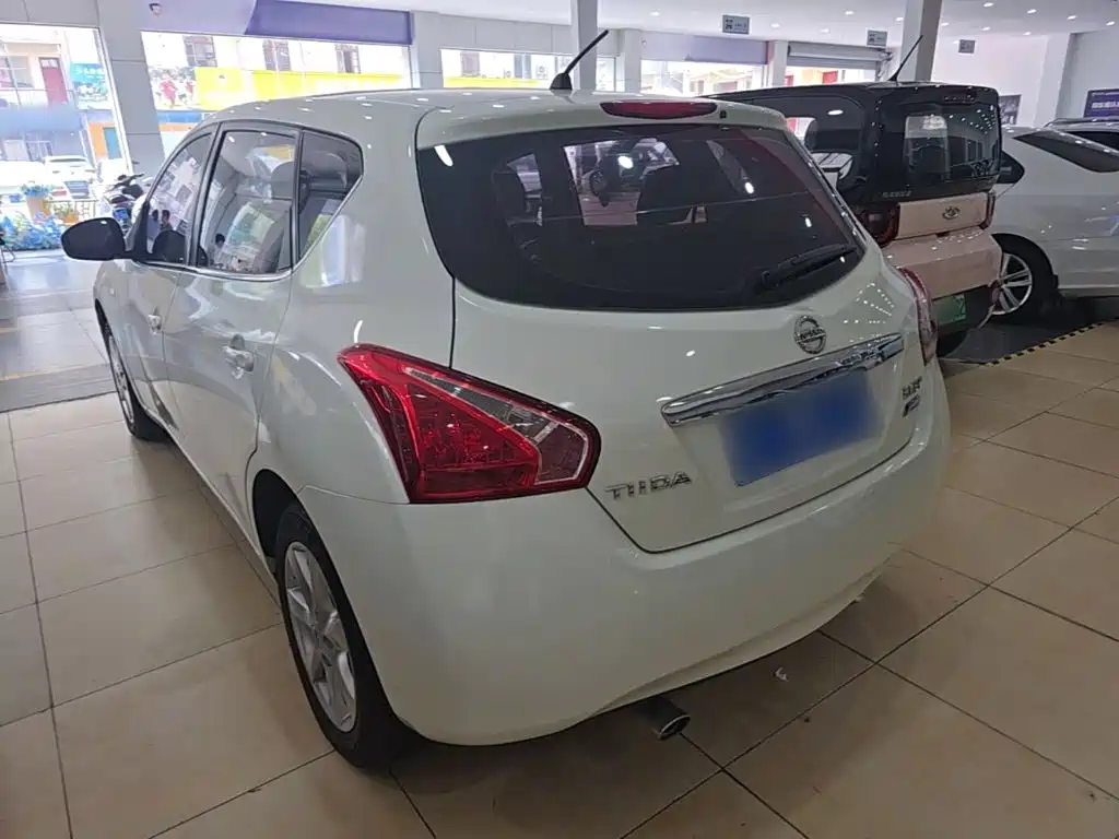 Nissan Tiida — миниатюра 5