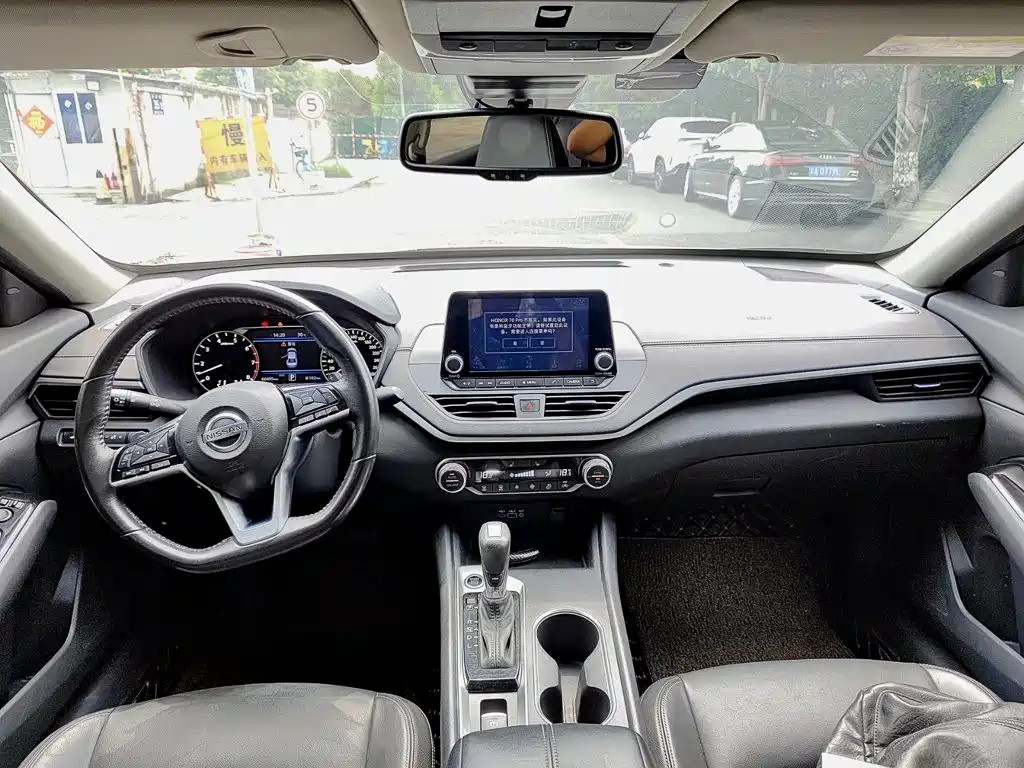 Nissan Teana — миниатюра 10