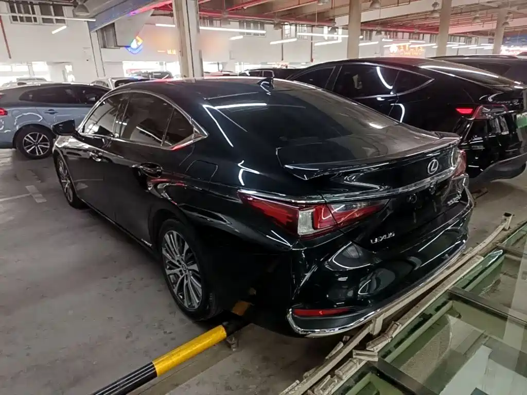 Lexus ES — миниатюра 5