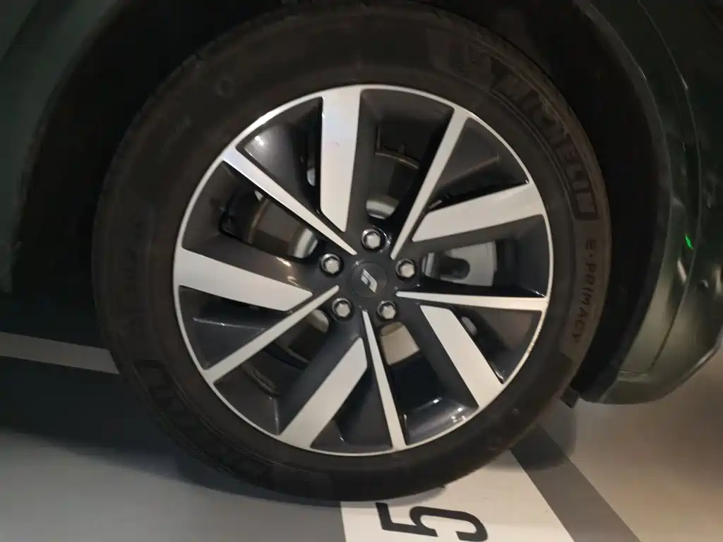 Li Auto Li L8 — миниатюра 8