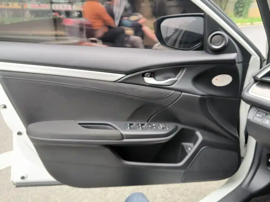 Honda Civic — миниатюра 7