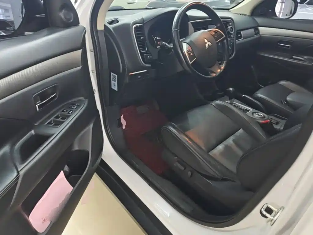 Mitsubishi Outlander (Import) — миниатюра 15