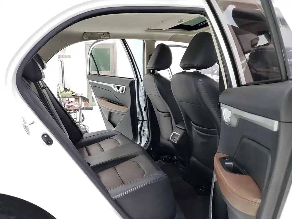 Geely Vision — миниатюра 10