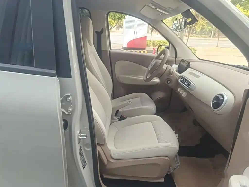 Wuling MINIEV — миниатюра 25