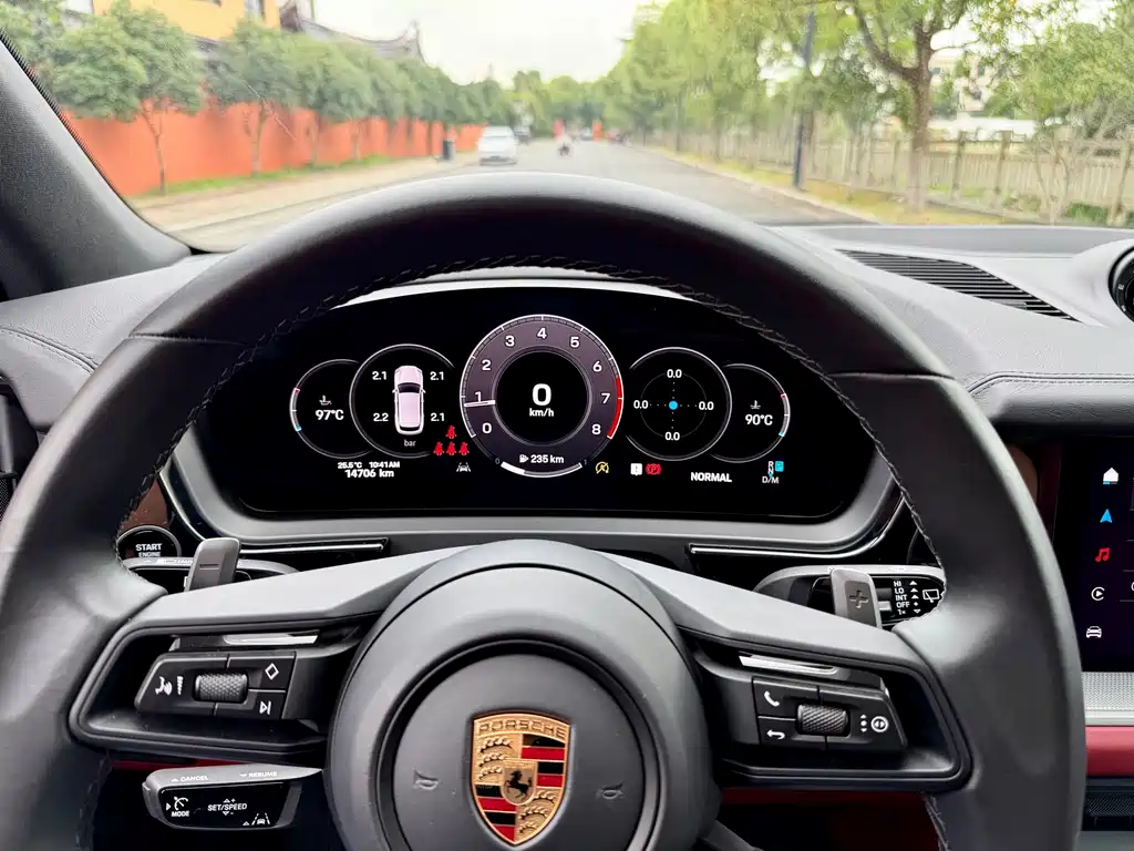 Porsche Cayenne — миниатюра 17