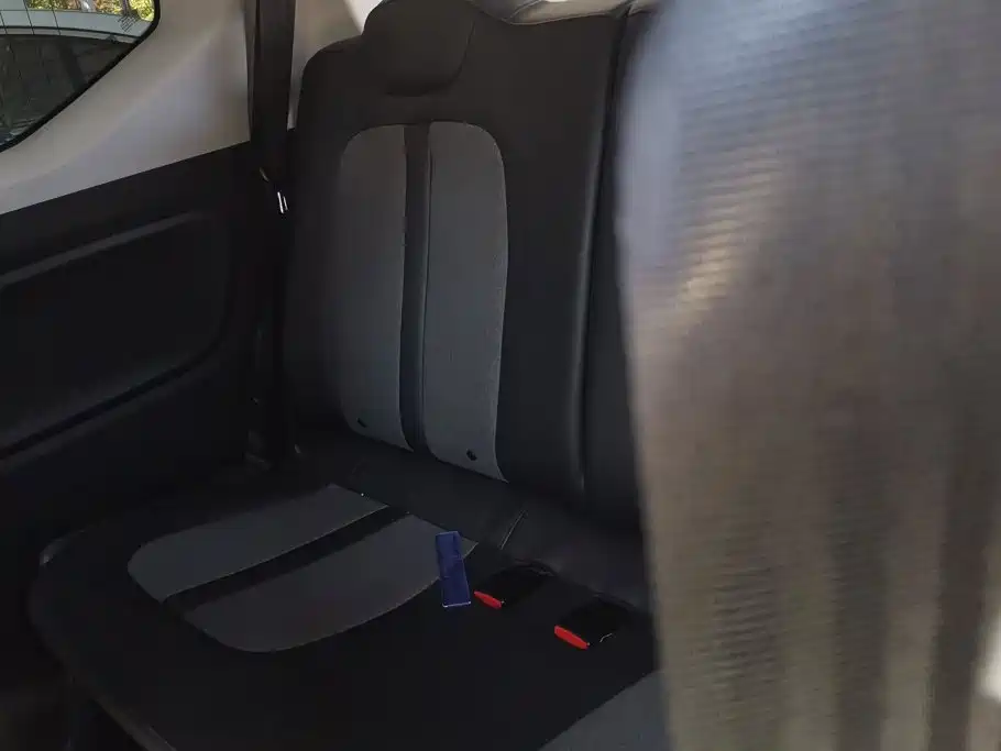 Wuling MINIEV — миниатюра 11