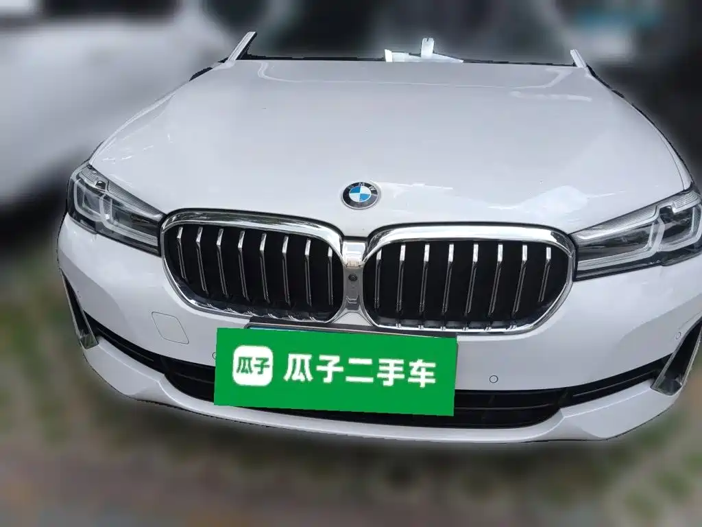 BMW 5 Series — миниатюра 23