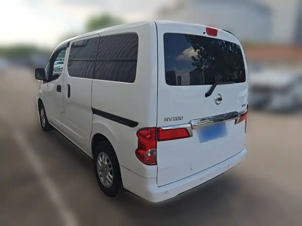 Nissan NV200 — миниатюра 7