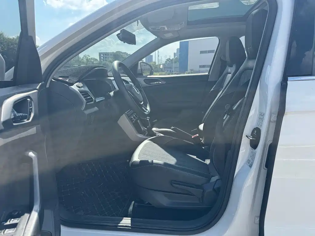Volkswagen T-Cross — миниатюра 5