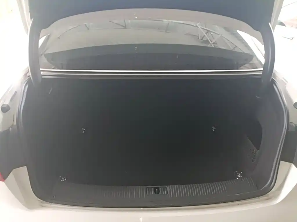 Audi A4L — миниатюра 19