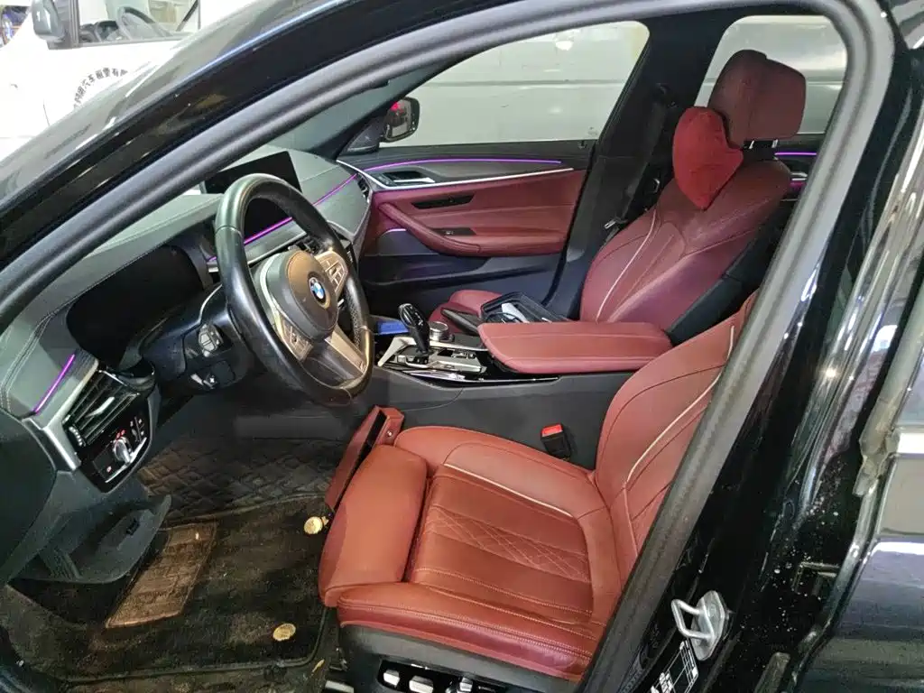 BMW 5 Series — миниатюра 8