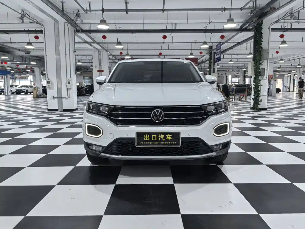 Volkswagen T-Roc — миниатюра 2