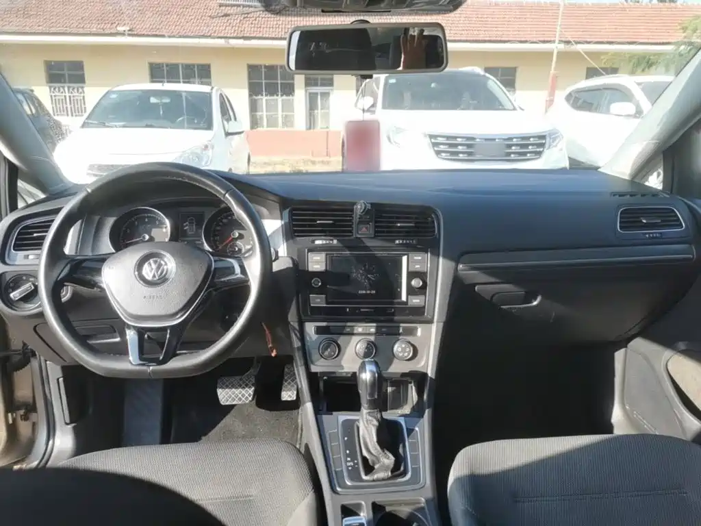 Volkswagen Golf — миниатюра 10