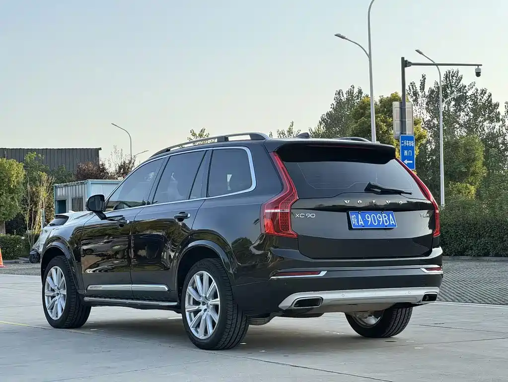 Volvo XC90 — миниатюра 7