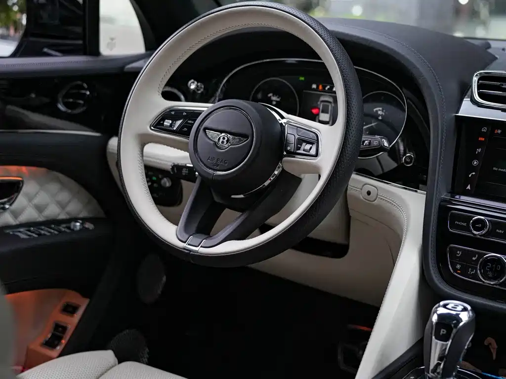 Bentley Bentayga — миниатюра 13