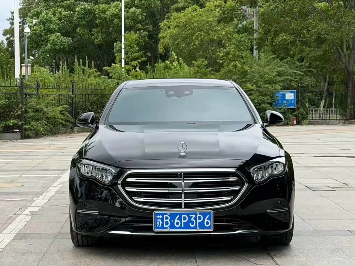 奔驰E级 2026款 E 300 L 豪华型 2025