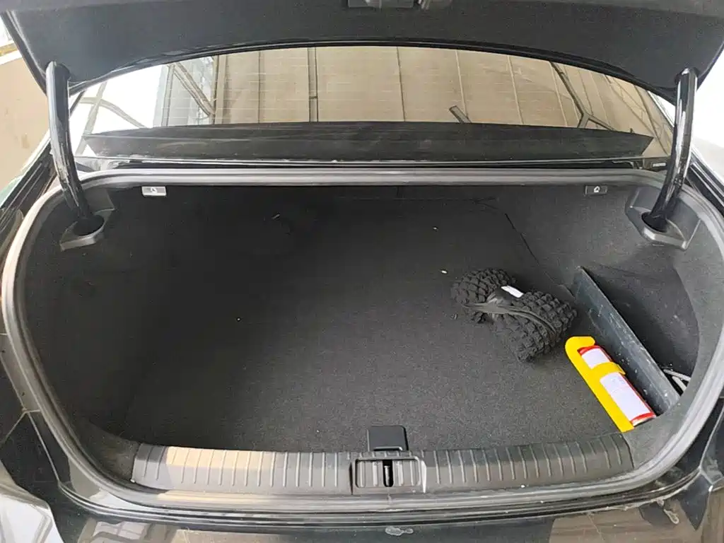 Volkswagen Magotan PHEV — миниатюра 19