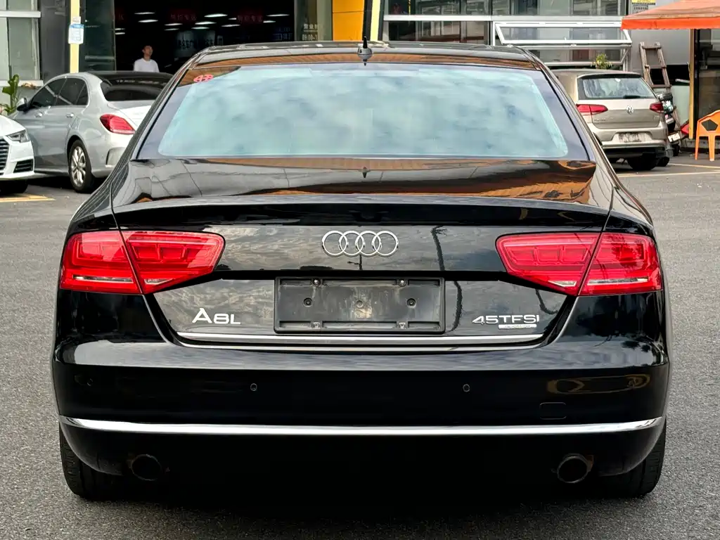 Audi A8 — миниатюра 2