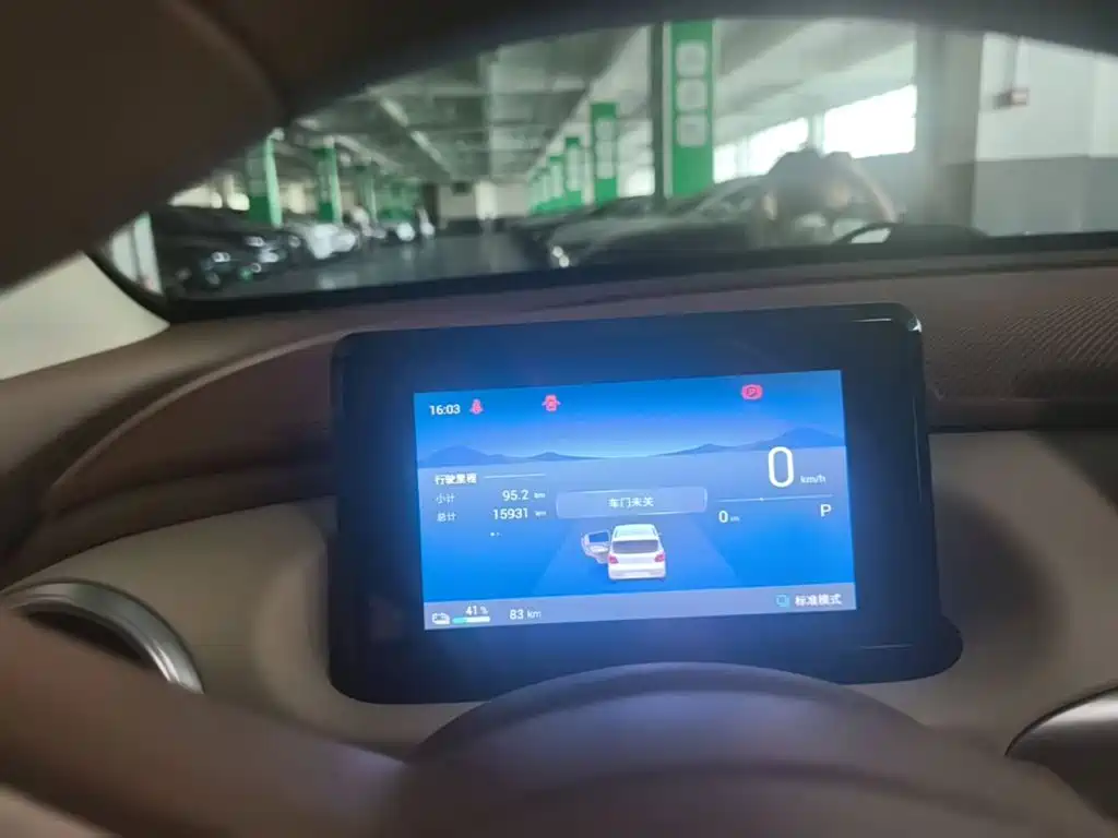 Wuling MINIEV — миниатюра 5
