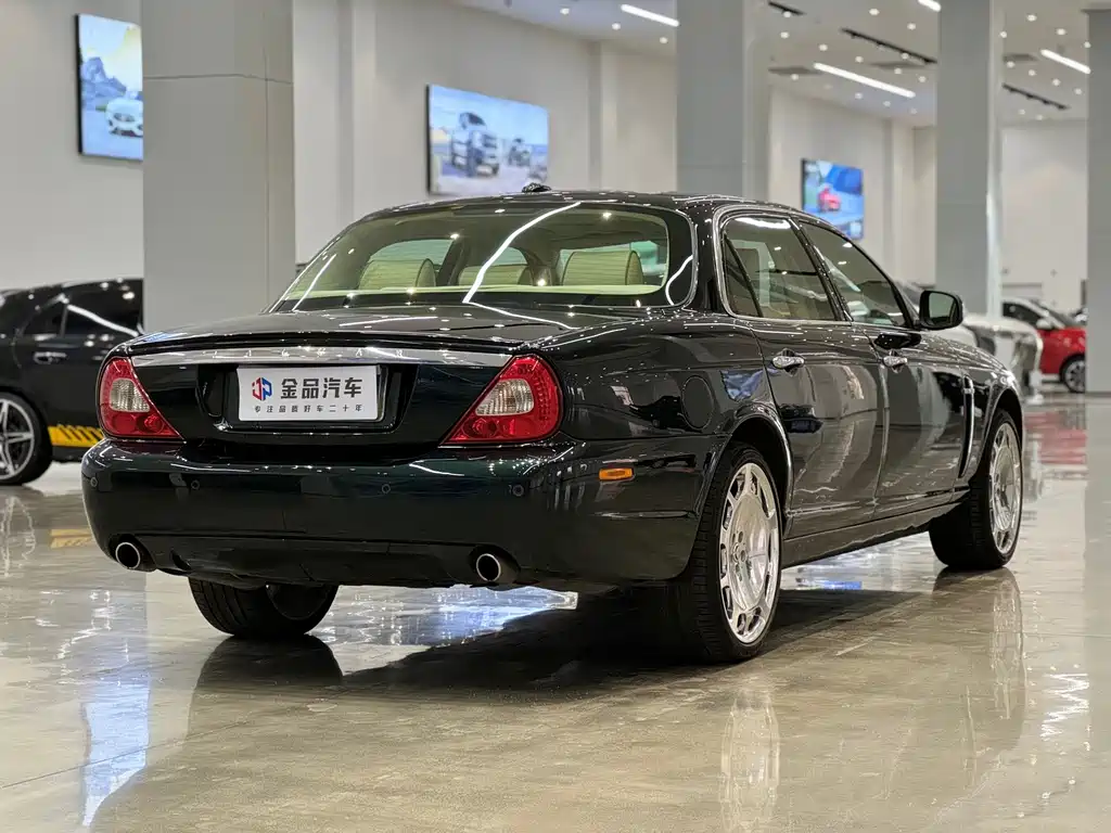 Jaguar XJ — миниатюра 4