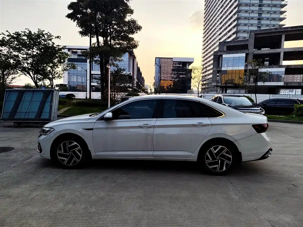 Volkswagen Sagitar — миниатюра 3
