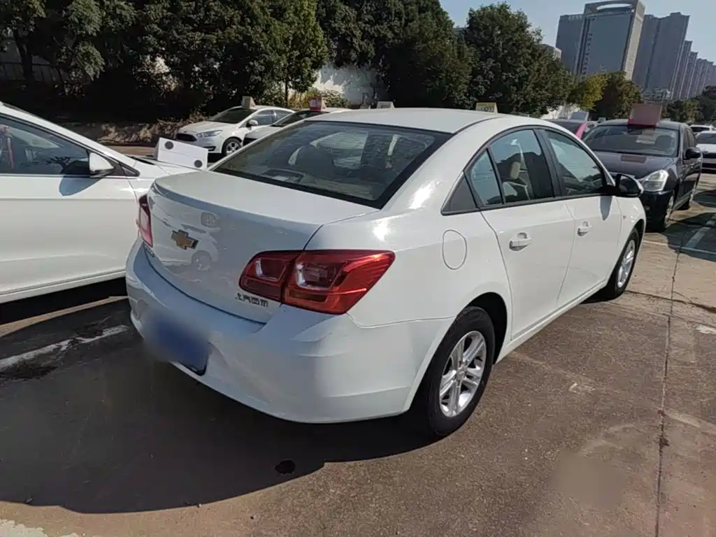 Chevrolet Cruze — миниатюра 6
