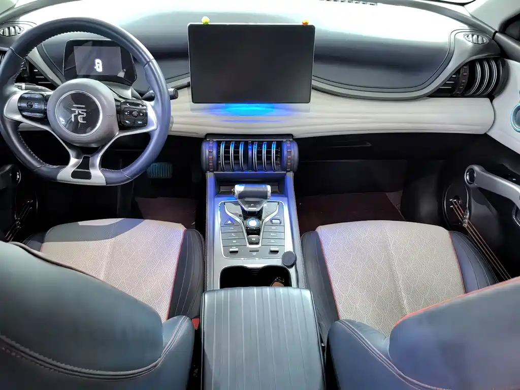 BYD Yuan Plus — миниатюра 8