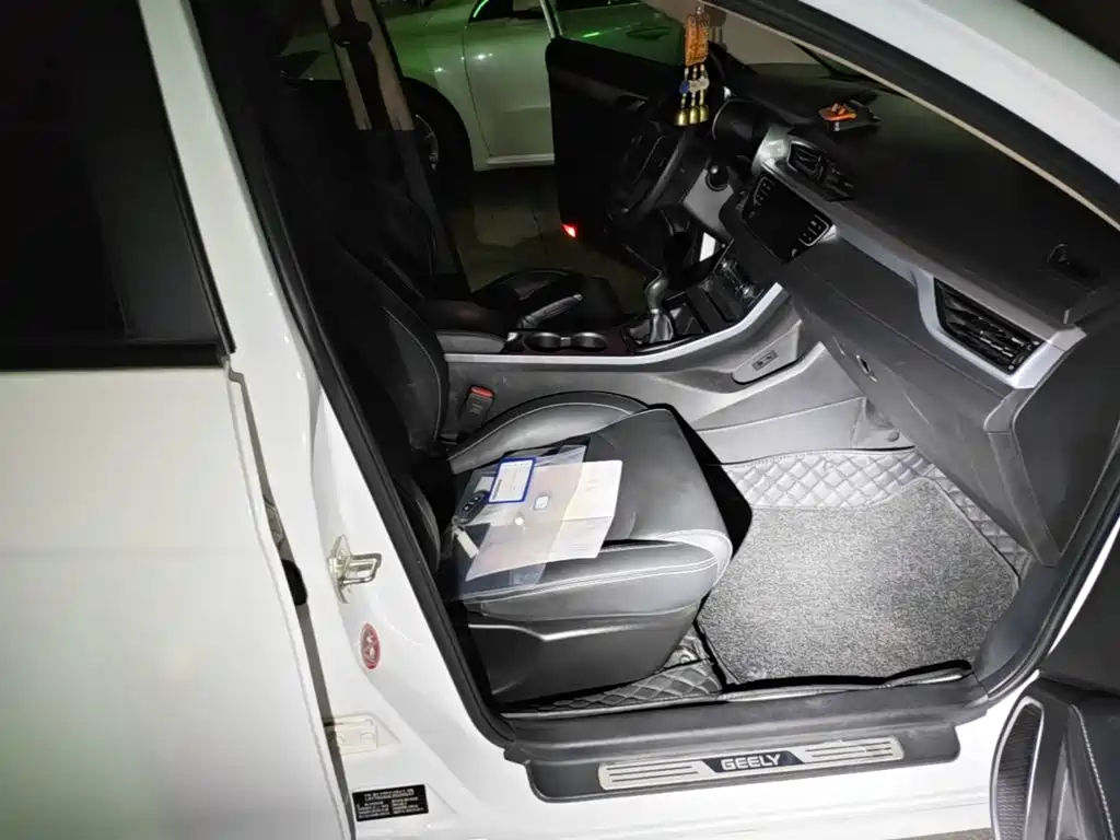 Geely Emgrand — миниатюра 25