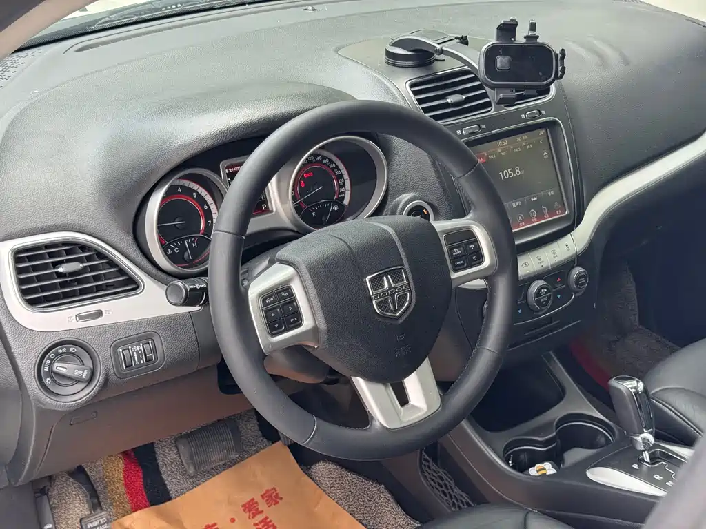 Dodge Journey — миниатюра 7