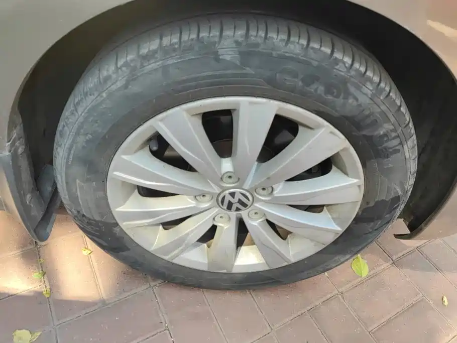 Volkswagen Sagitar — миниатюра 6