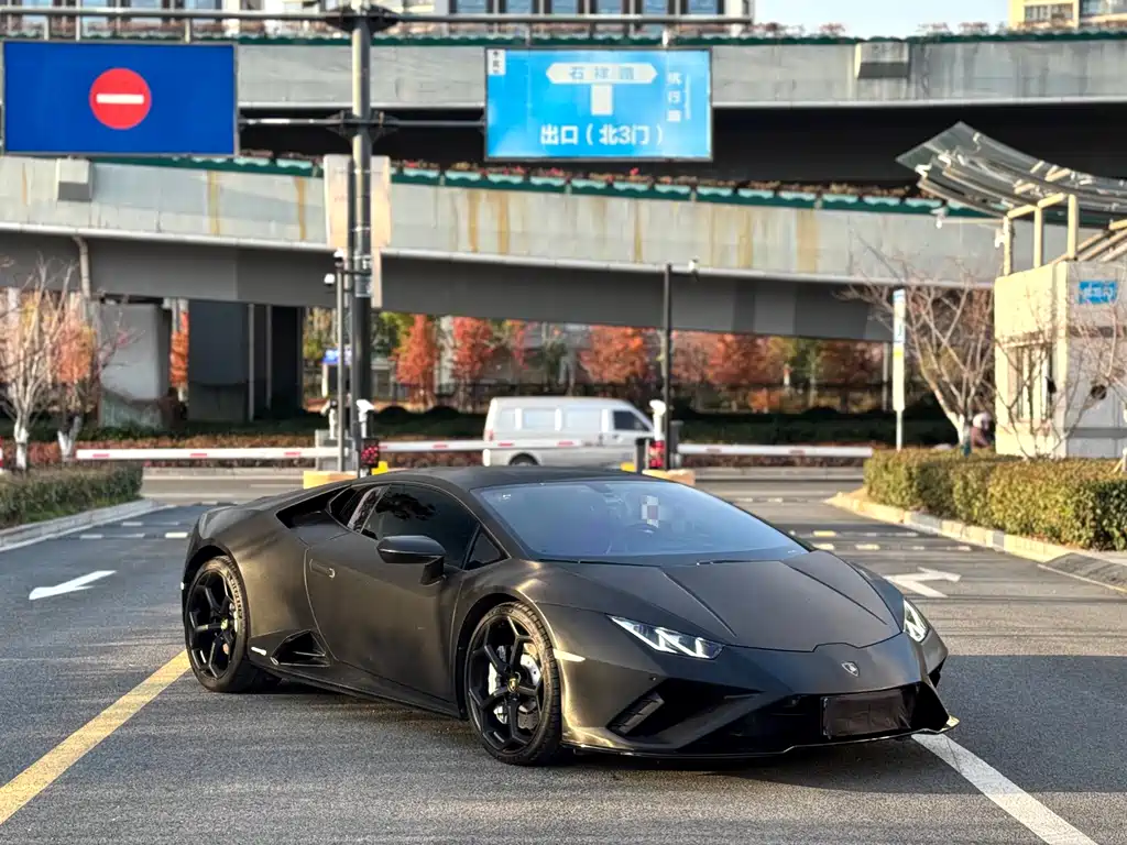 LAMBORGHINI HURACÁN