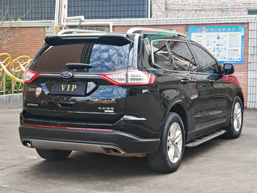 Ford Edge — миниатюра 7